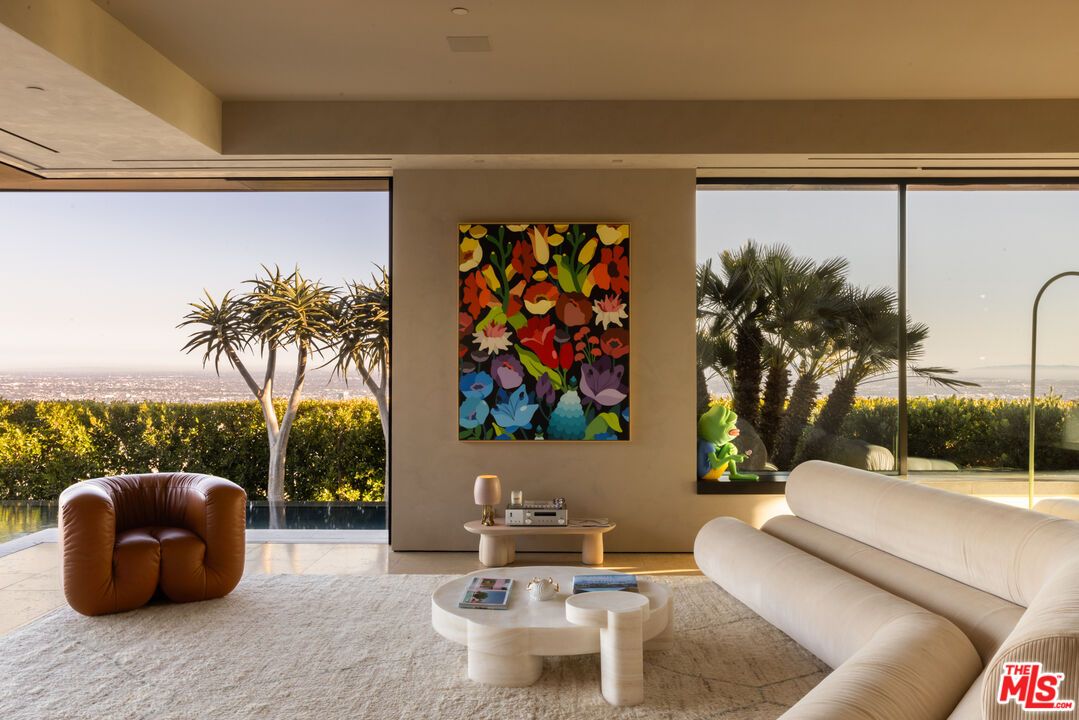 Interior, Living room, Water