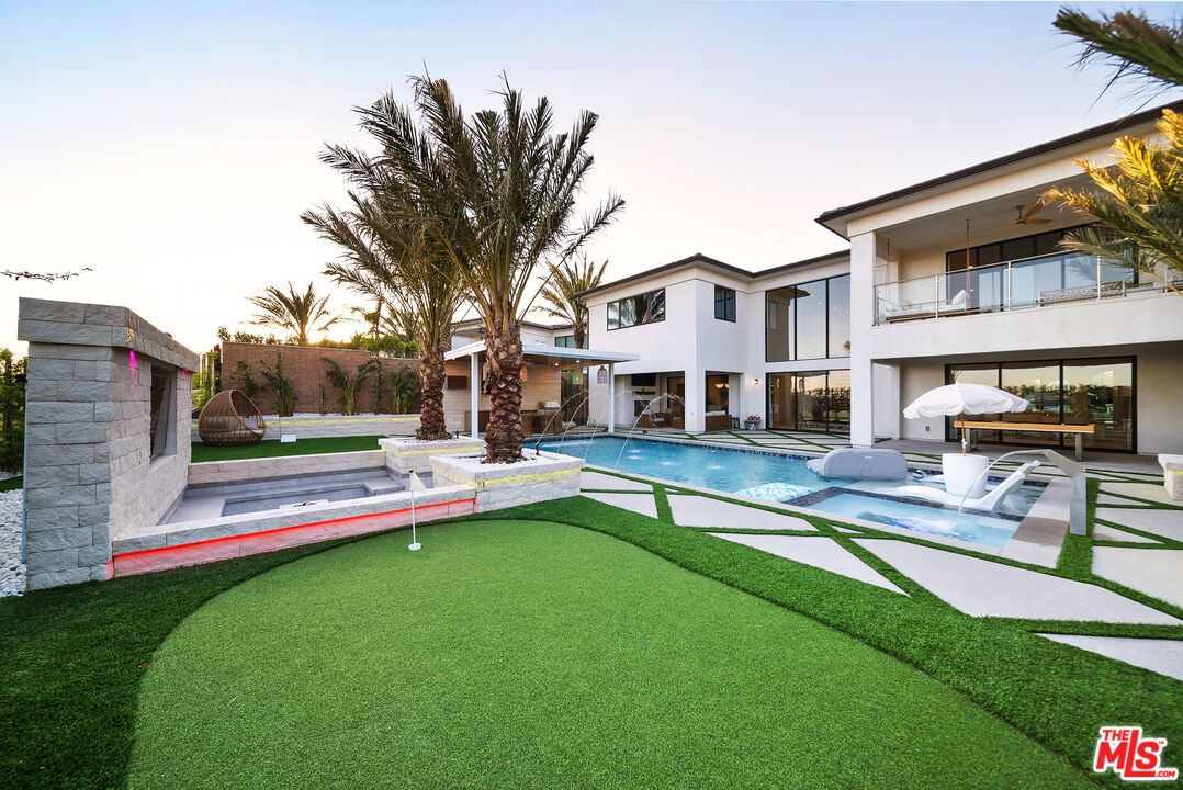 Backyard, Exterior, Pool