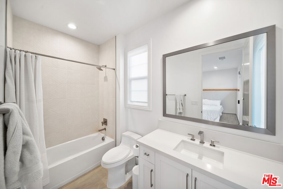 Bathroom, Bedroom, Interior, Recessed Lighting, Wood Texture Flooring