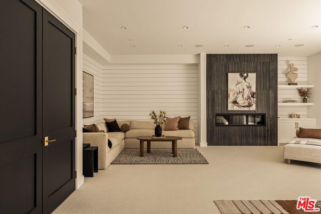Fireplace, Interior, Living room, Recessed Lighting