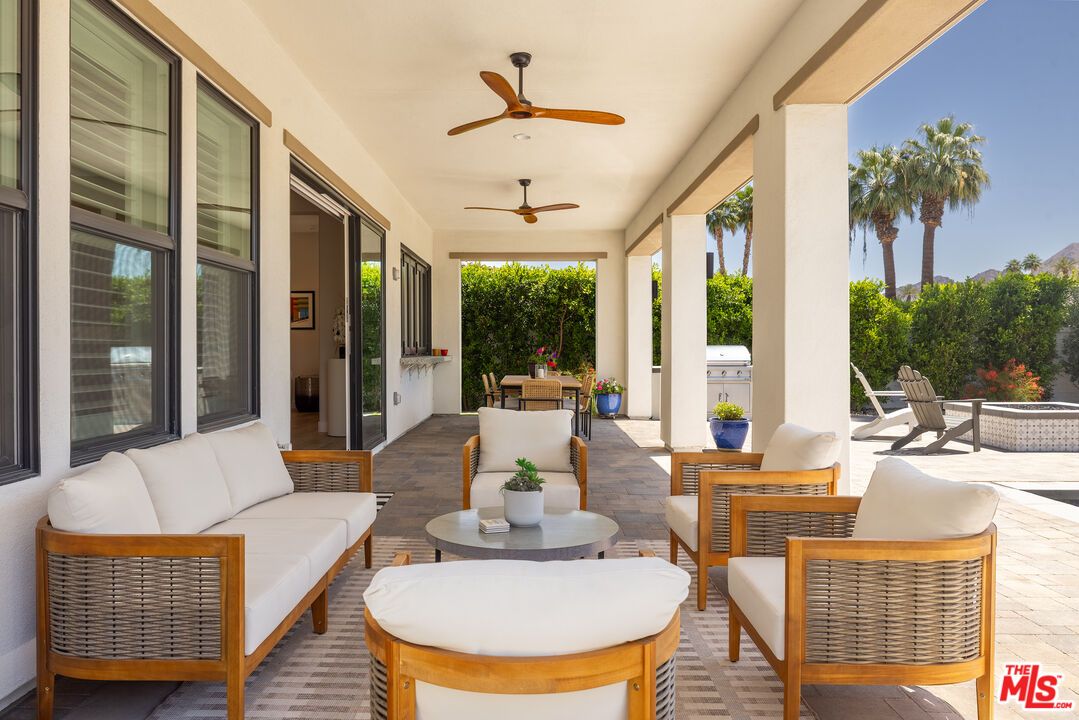 Exterior, Outdoor Kitchen