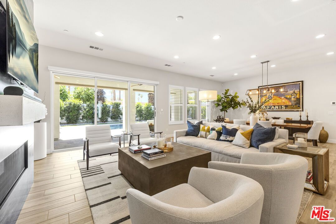 Dining room, Interior, Living room, Pendant Lights, Recessed Lighting, Wood Texture Flooring