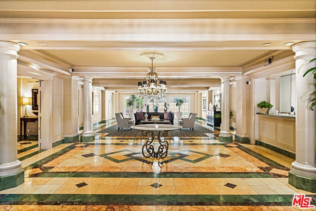 Chandelier, Interior