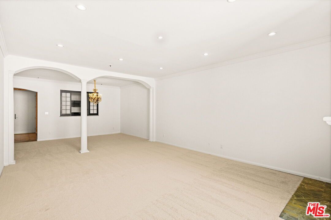 Chandelier, Empty room, Interior, Recessed Lighting