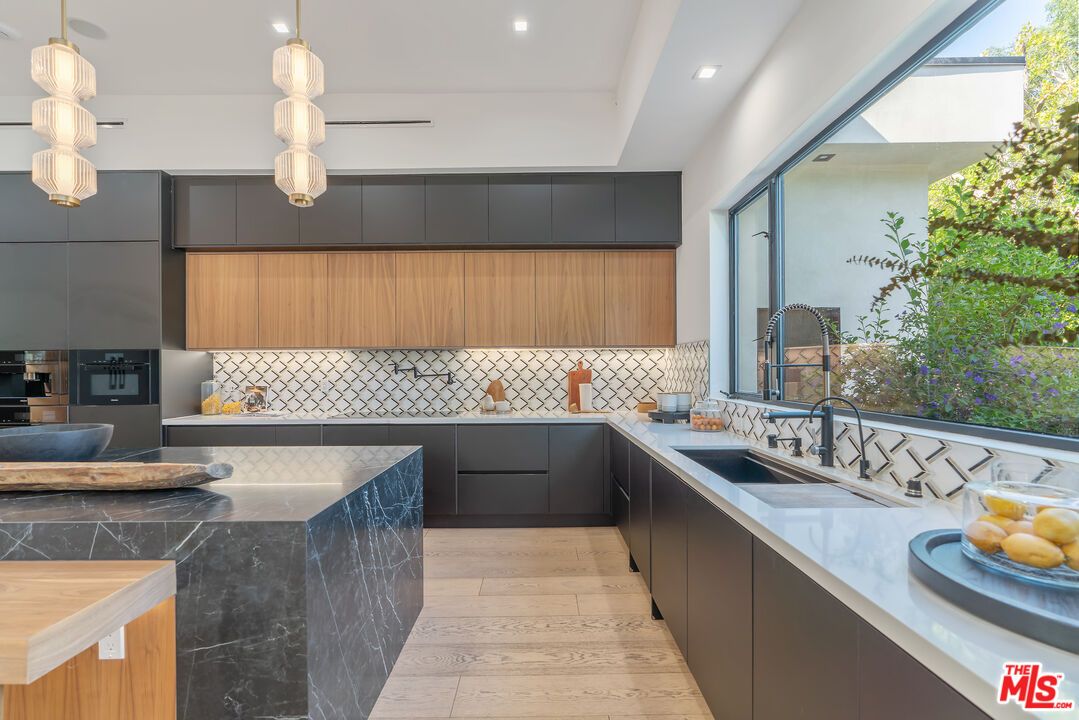 Interior, Kitchen, Pendant Lights, Recessed Lighting, Wood Texture Flooring