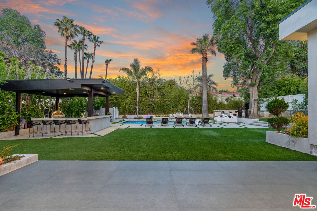 Backyard, Exterior, Outdoor Kitchen, Pool