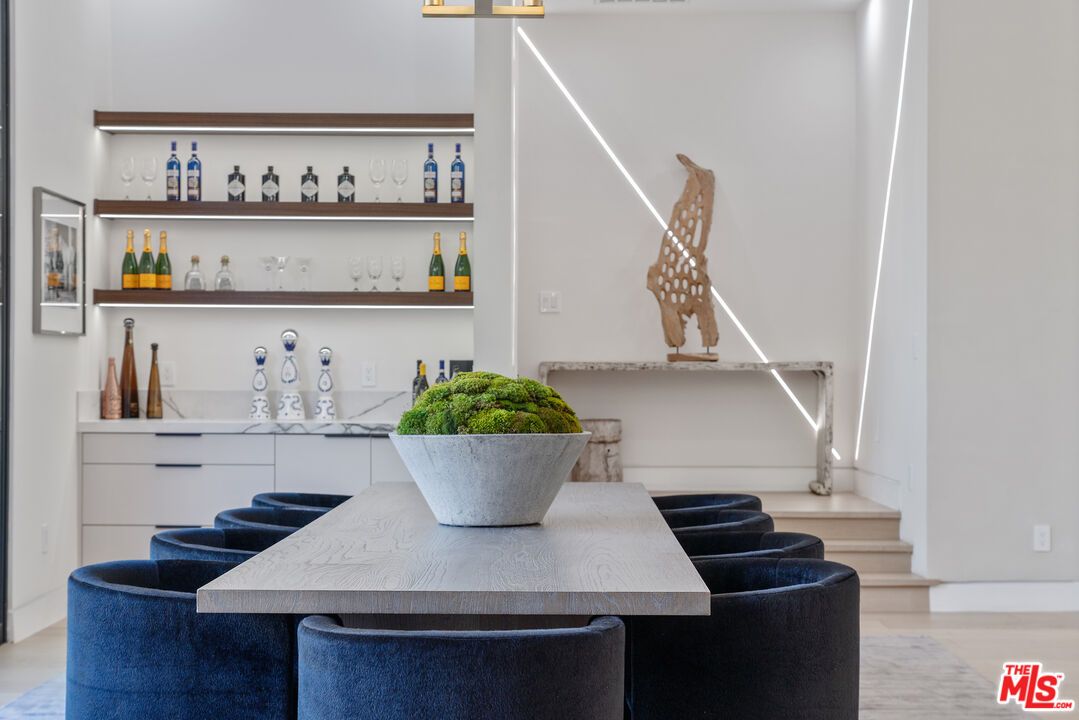 Dining room, Interior