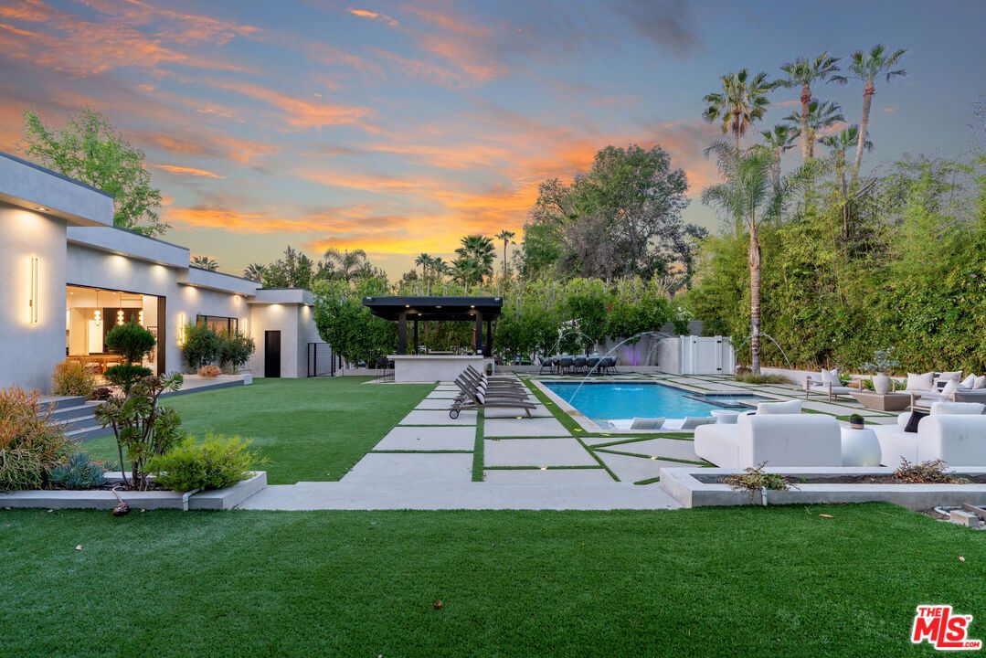 Backyard, Exterior, Pool