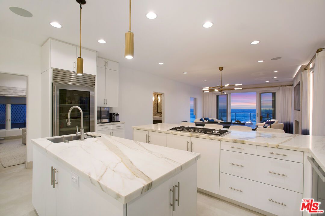 Interior, Kitchen, Pendant Lights, Recessed Lighting, Stainless Steel Appliances, Water