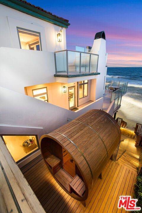 Exterior, Water