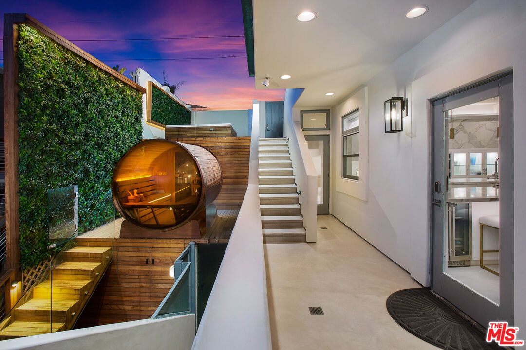 Exterior, Recessed Lighting