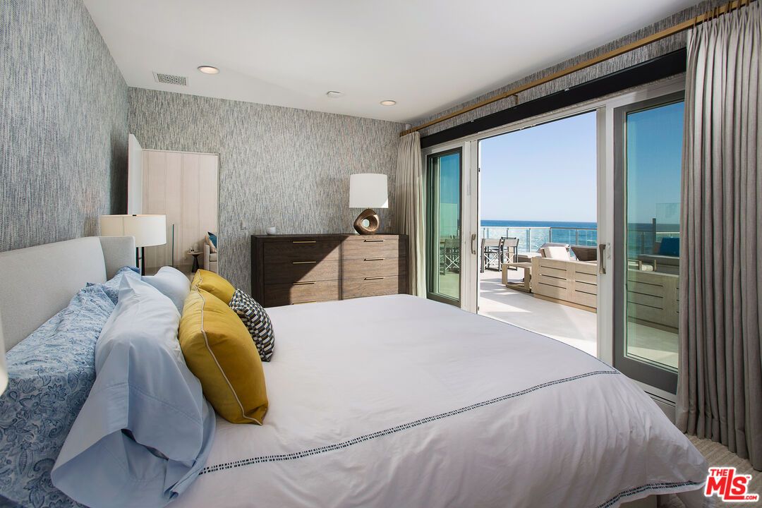 Bedroom, Interior, Recessed Lighting, Water