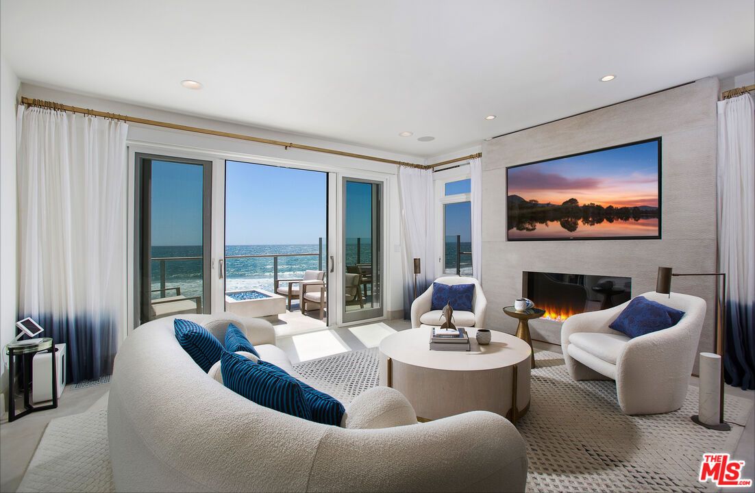 Fireplace, Interior, Living room, Recessed Lighting, Water