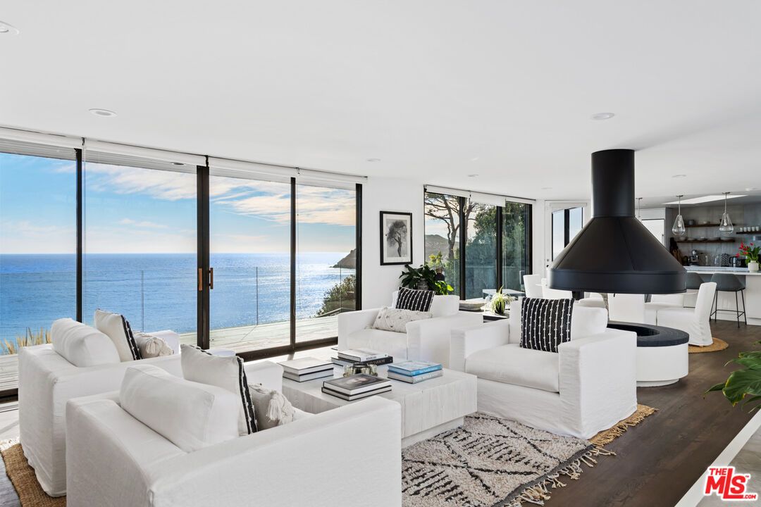 Dining room, Interior, Living room, Pendant Lights, Recessed Lighting, Water, Wood Texture Flooring