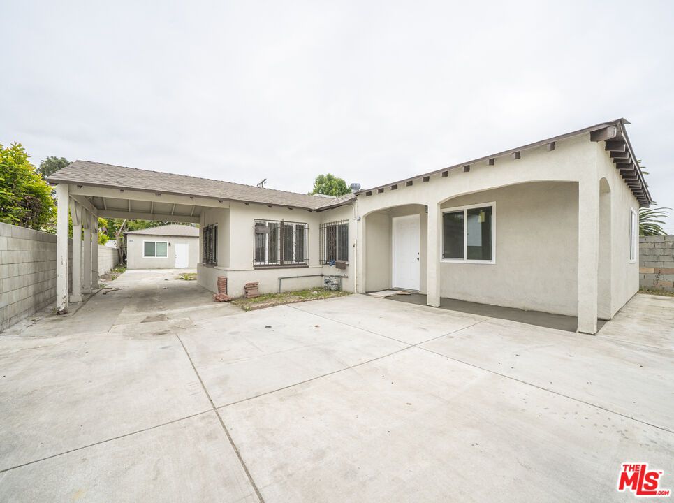 Backyard, Exterior