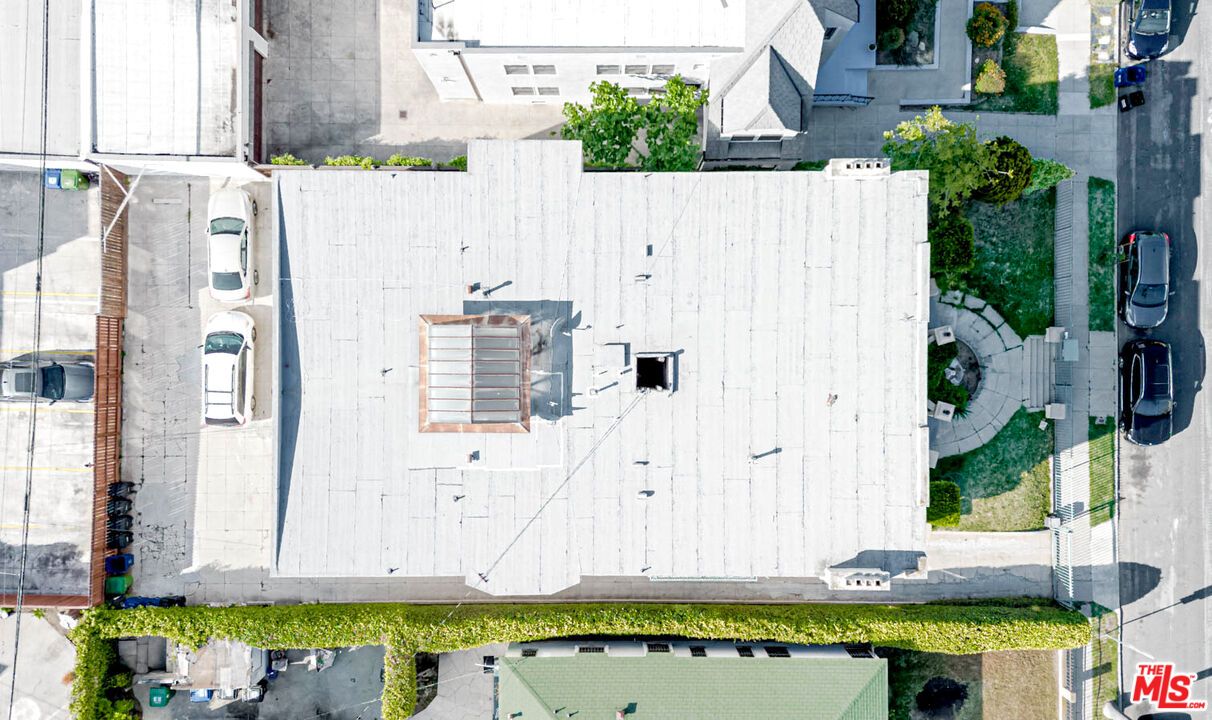 Exterior, Drone