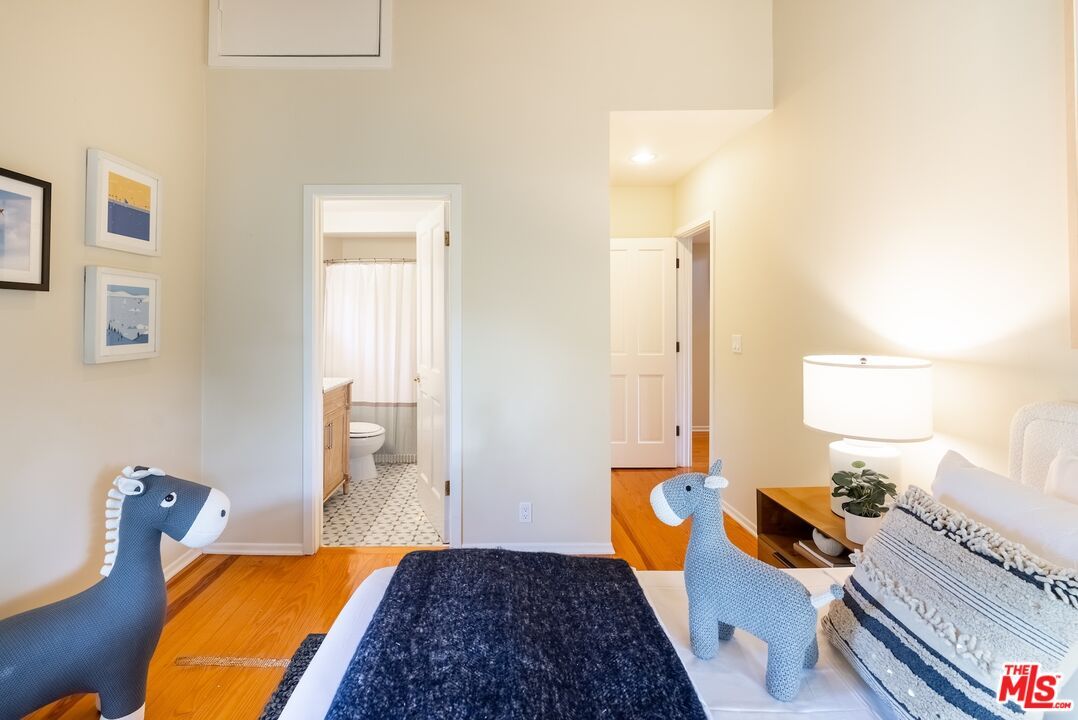 Bathroom, Bedroom, Interior, Recessed Lighting, Wood Texture Flooring