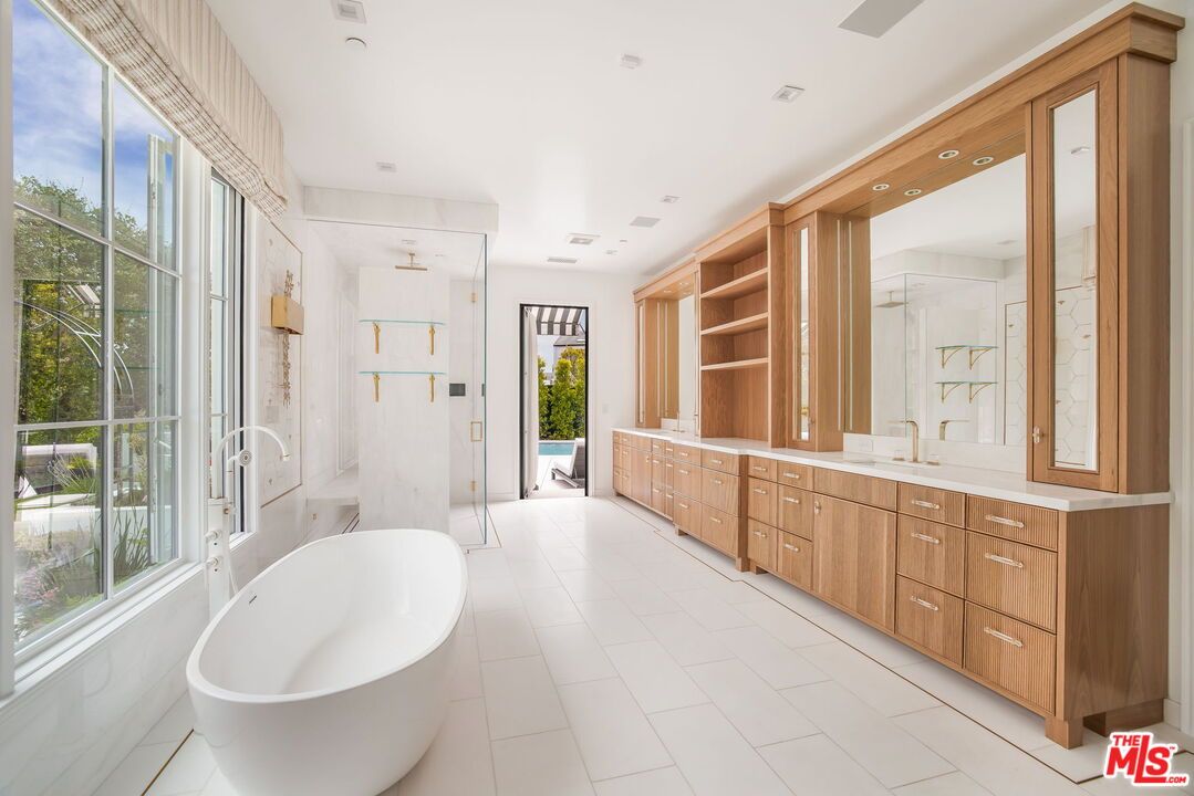 Bathroom, Dual Sink Vanities, Free Standing Baths, Glass Shower, Interior, Recessed Lighting
