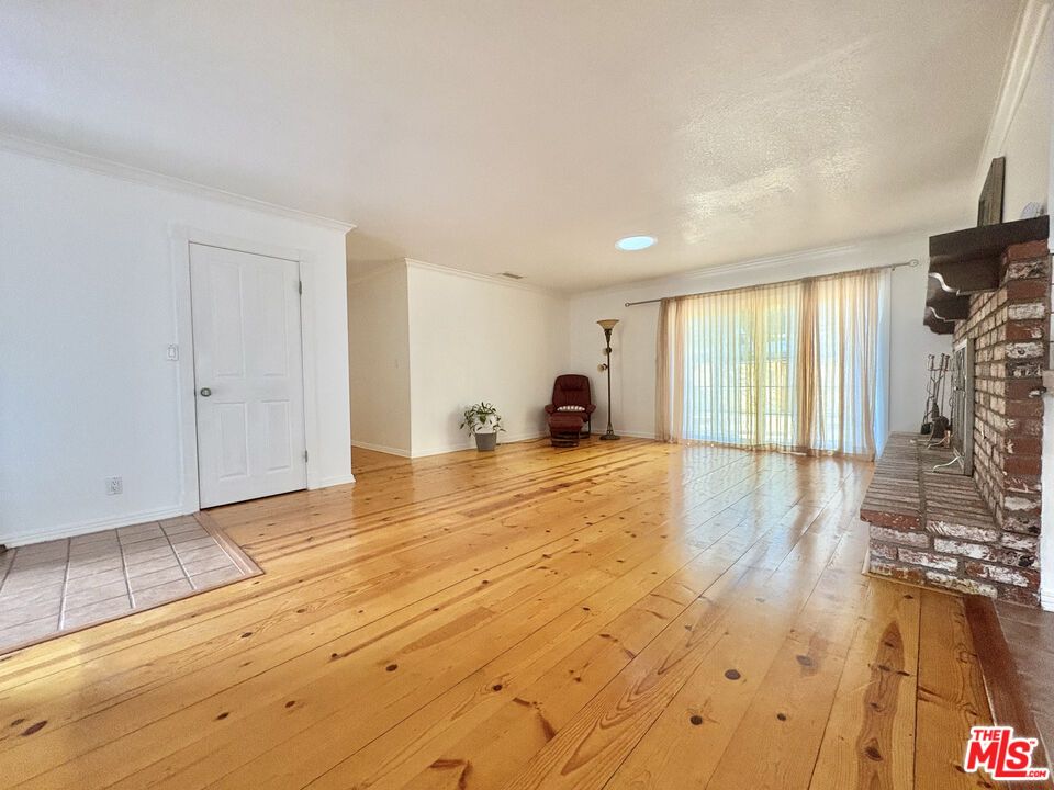 Empty room, Fireplace, Interior, Wood Texture Flooring