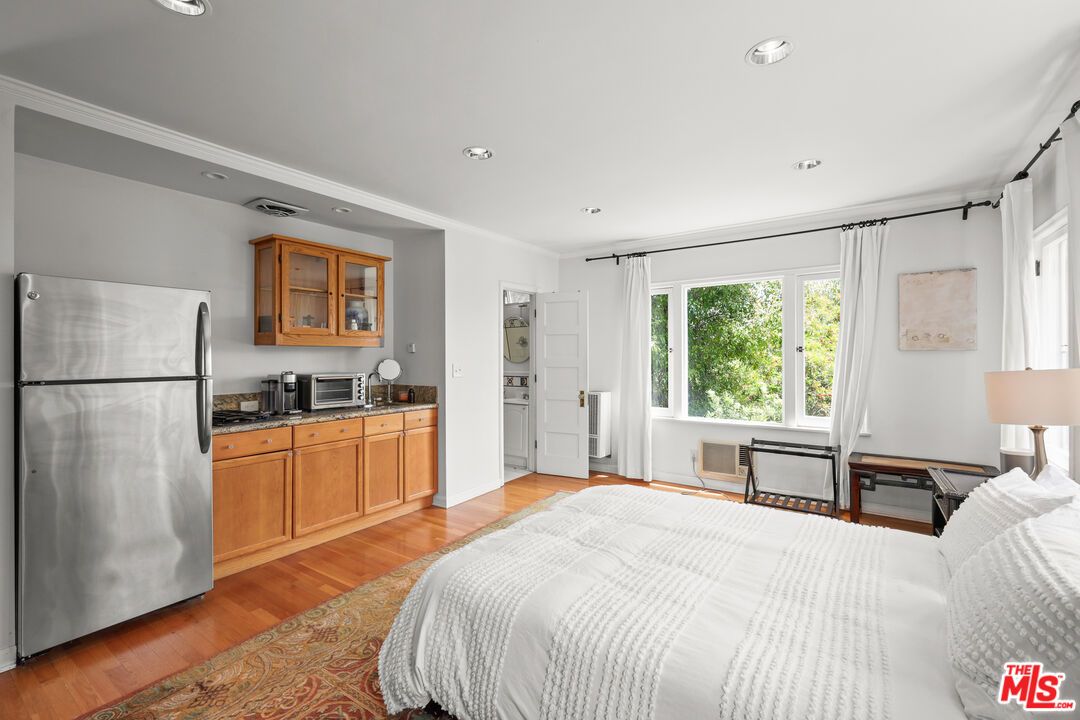 Bedroom, Interior, Kitchen, Recessed Lighting, Wood Texture Flooring