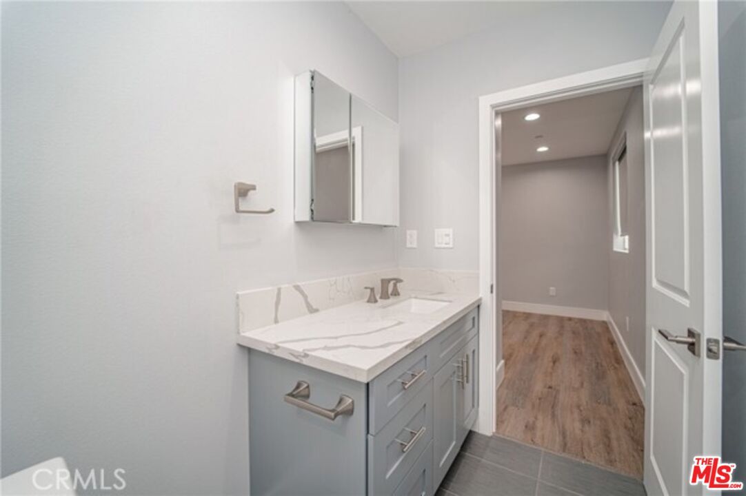 Bathroom, Interior, Recessed Lighting, Wood Texture Flooring