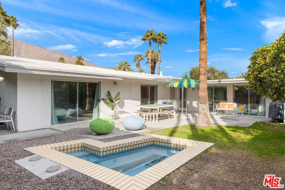 Exterior, Pool