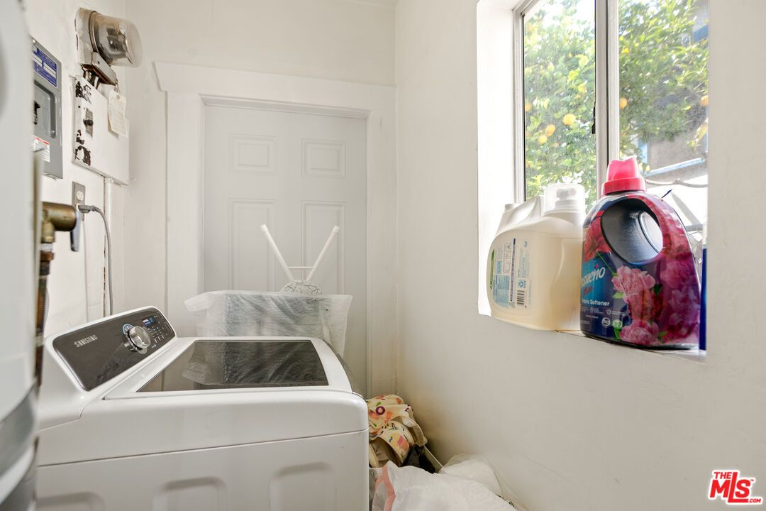 Interior, Washer
