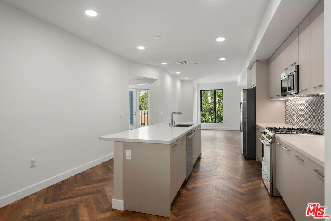Interior, Kitchen, Recessed Lighting, Wood Texture Flooring