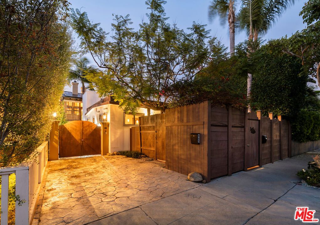 DE Listing image placeholder