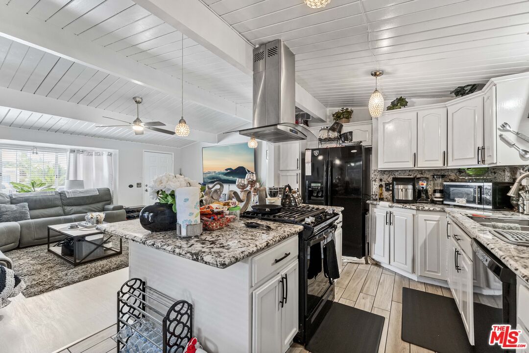 Interior, Kitchen, Living room, Pendant Lights, Wood Texture Flooring