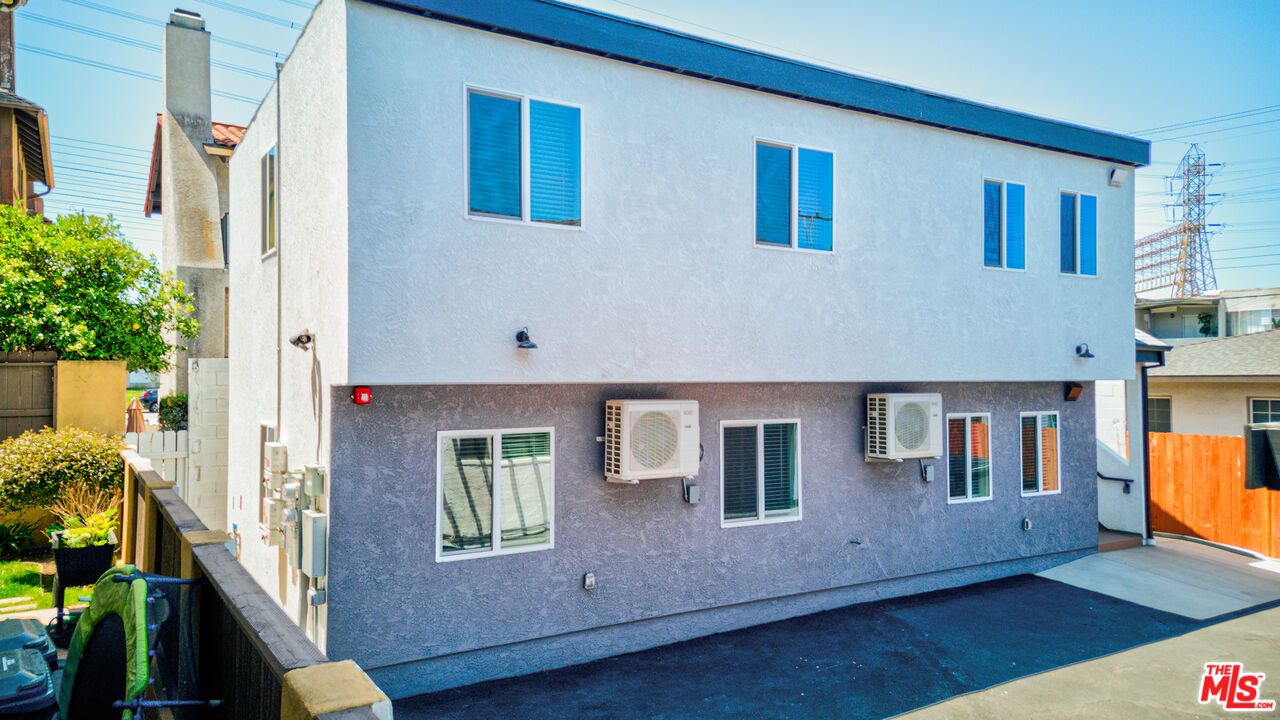 Exterior, Facade, None