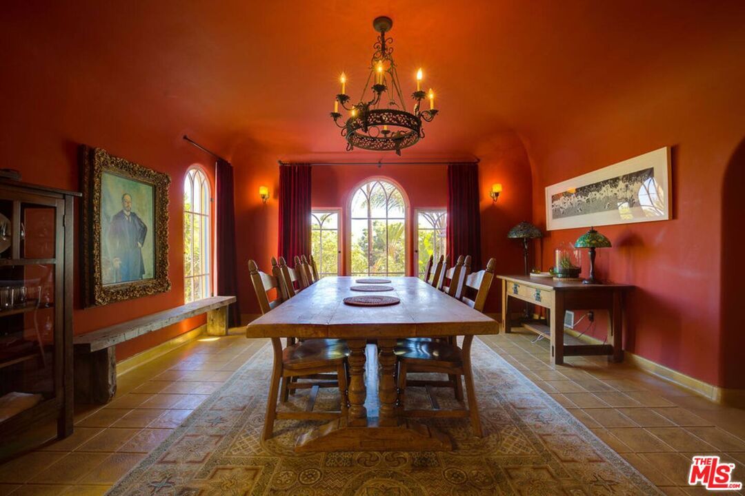 Chandelier, Dining room, Interior