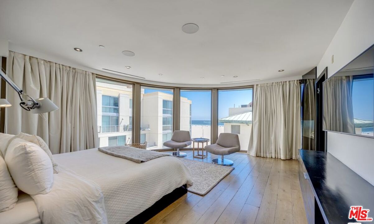 Bedroom, Interior, Recessed Lighting, Water, Wood Texture Flooring