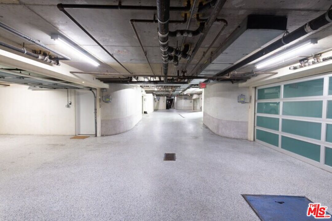 Garage, Interior