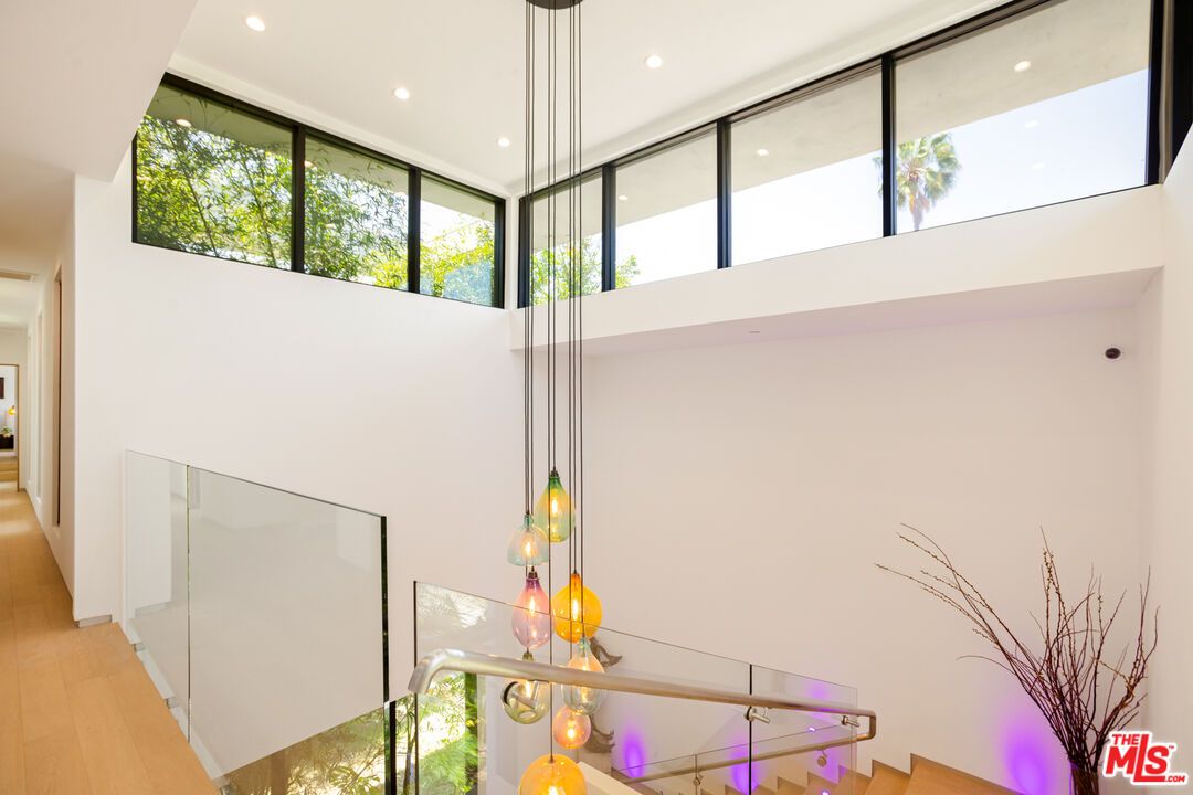 Interior, Pendant Lights, Recessed Lighting, Wood Texture Flooring