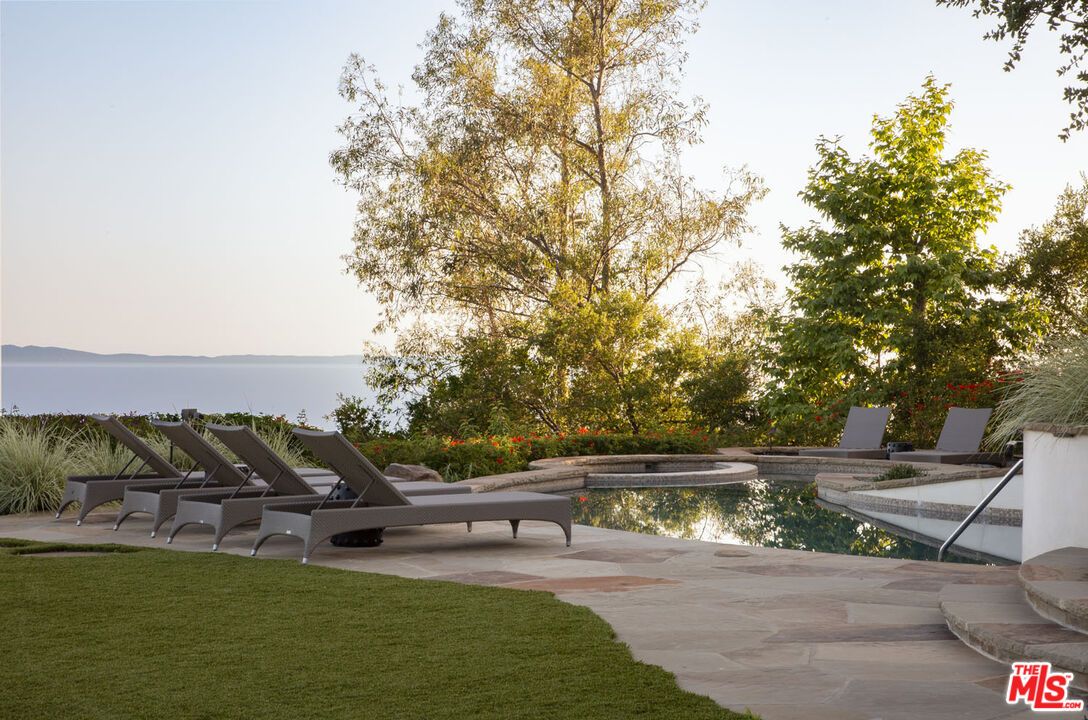 Exterior, Pool, Water