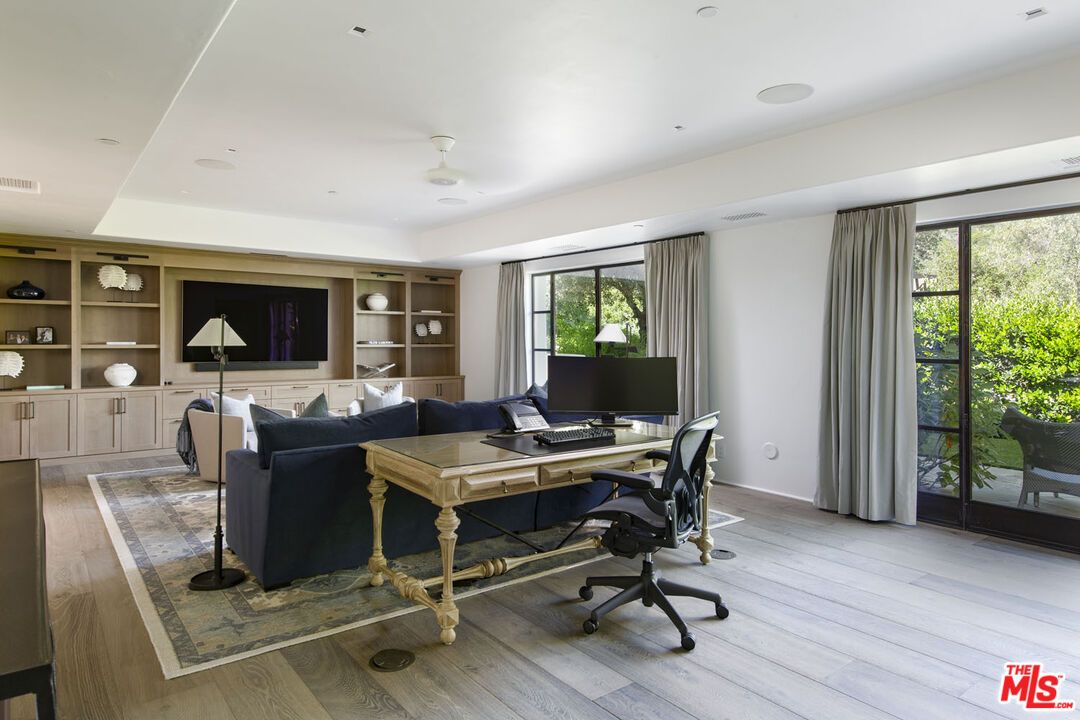 Home Office, Interior, Recessed Lighting, Wood Texture Flooring