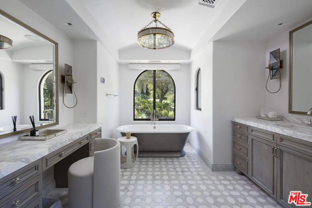 Bathroom, Dual Sink Vanities, Free Standing Baths, Interior