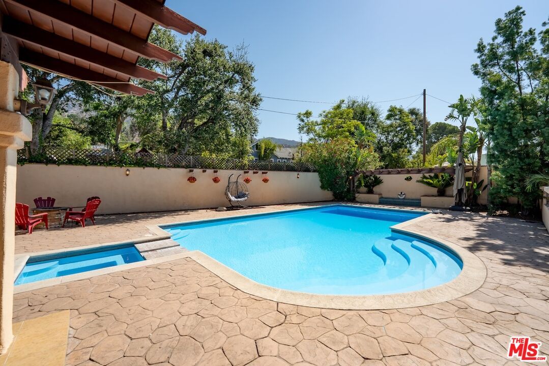 Exterior, Pool