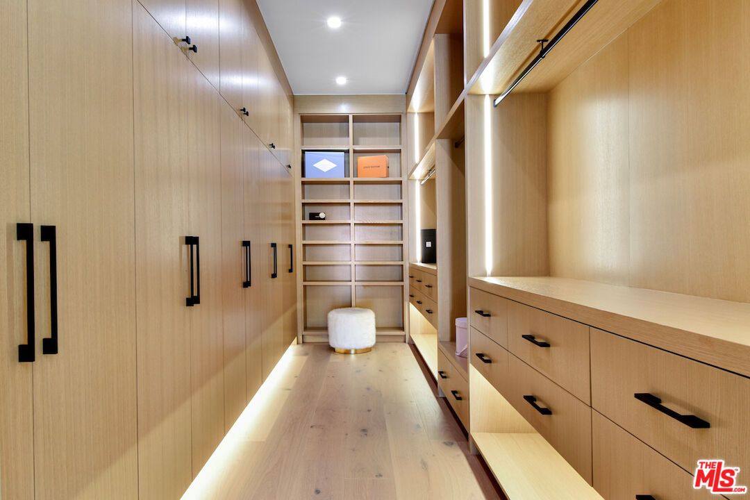 Interior, Recessed Lighting, Walk-in Closets, Wood Texture Flooring
