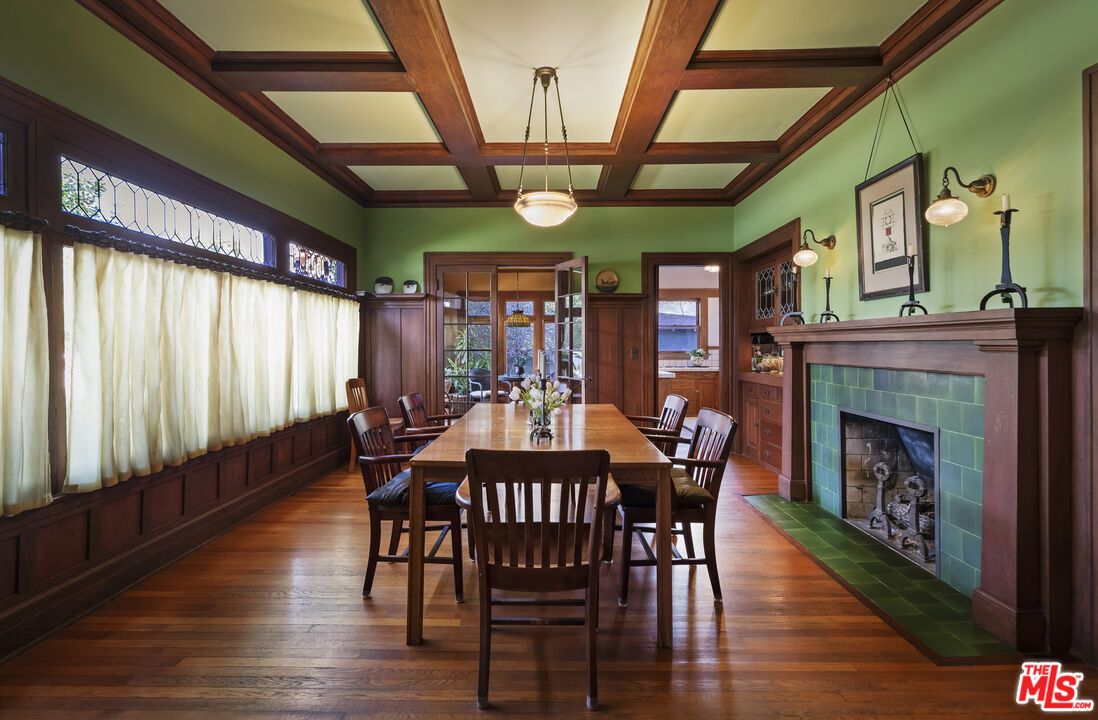 Dining room, Fireplace, Interior, Pendant Lights, Wooden Beams, Wood Texture Flooring
