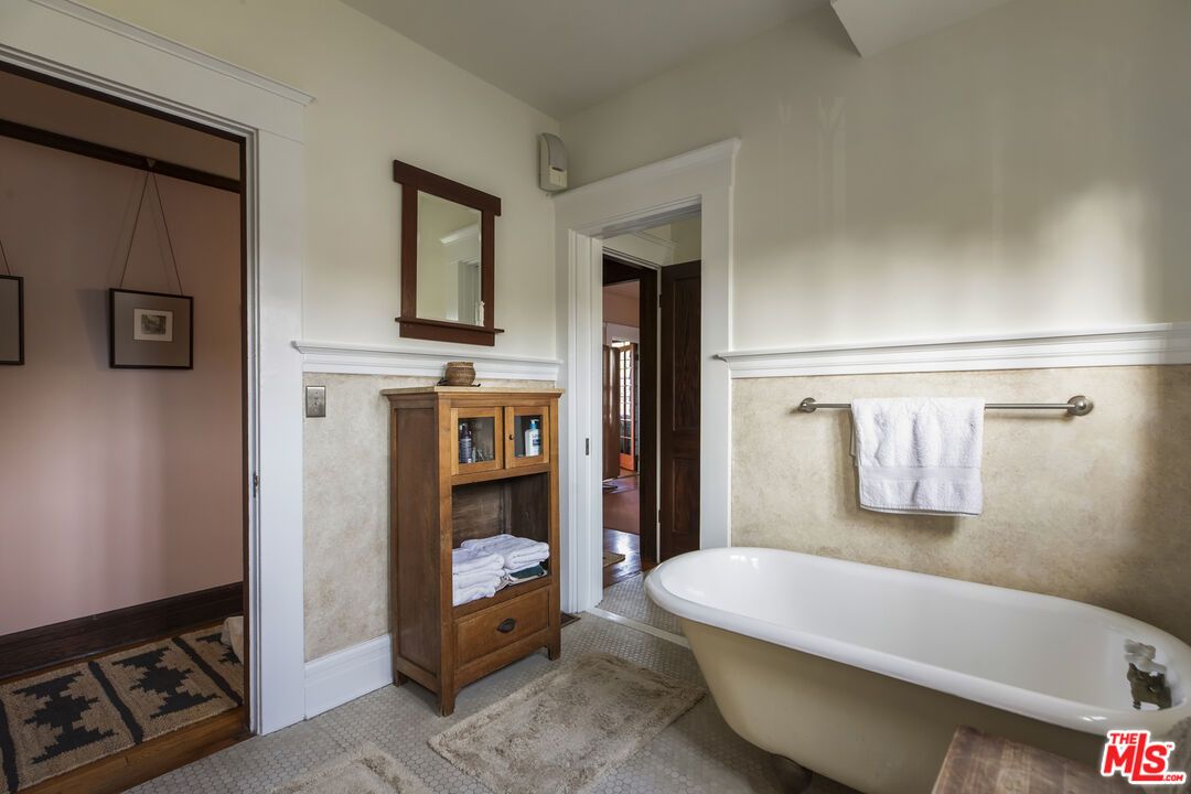 Bathroom, Free Standing Baths, Interior