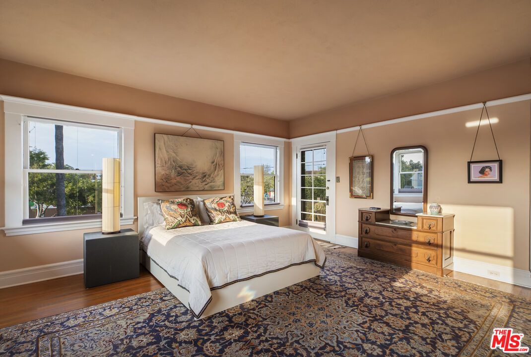 Bedroom, Interior, Pendant Lights, Wood Texture Flooring