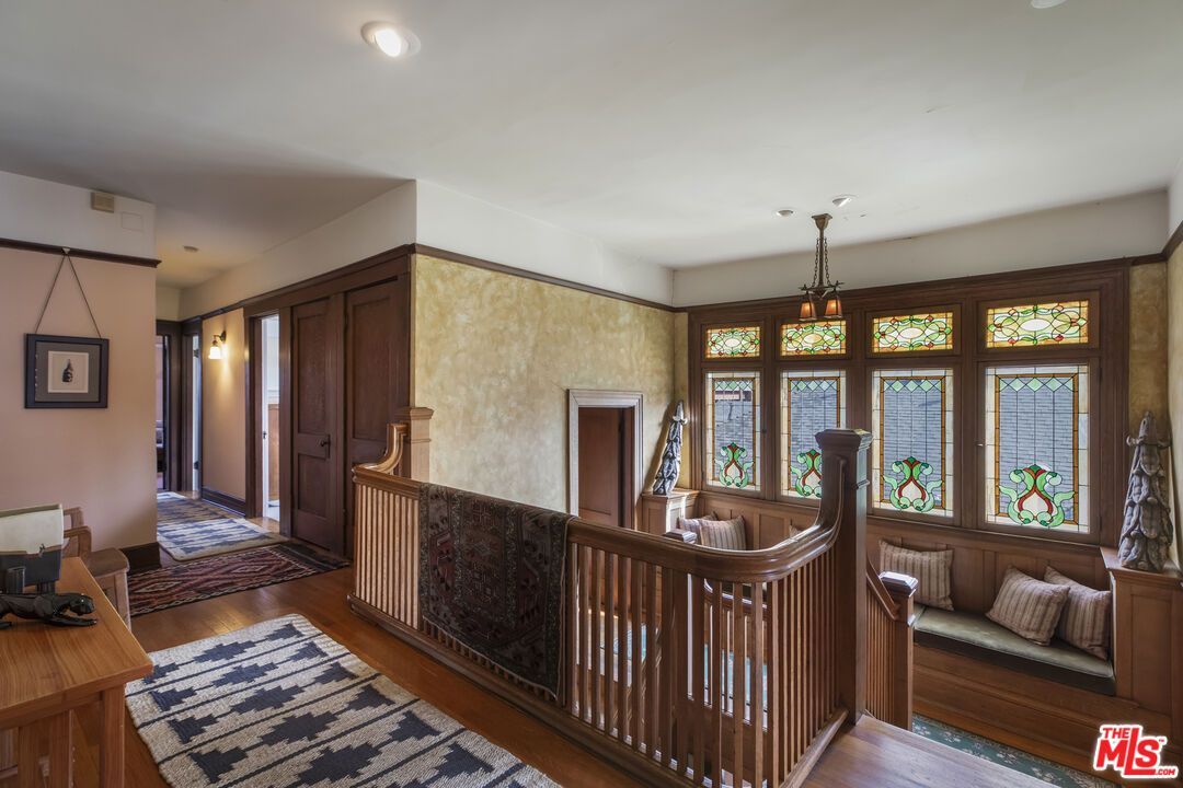 Interior, Pendant Lights, Recessed Lighting, Wood Texture Flooring