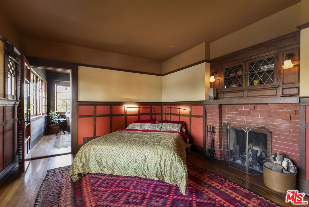 Bedroom, Fireplace, Interior, Wood Texture Flooring
