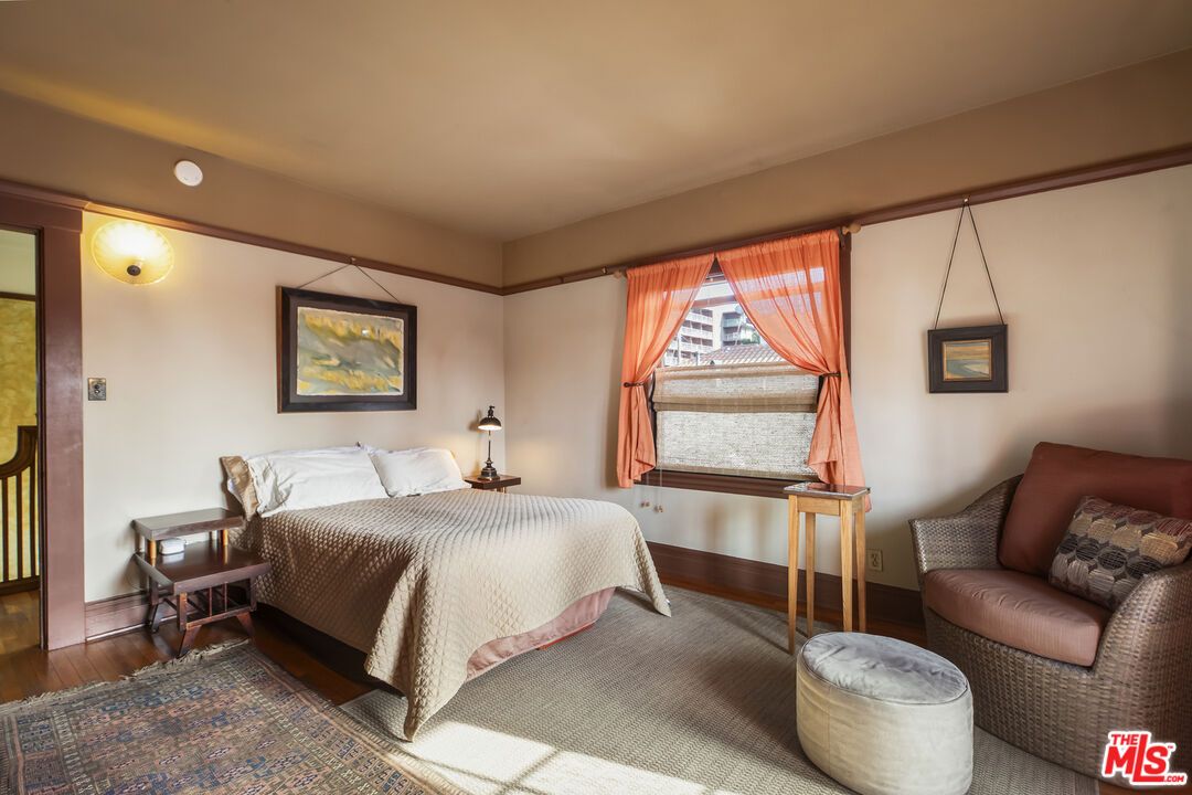 Bedroom, Interior, Pendant Lights, Wood Texture Flooring