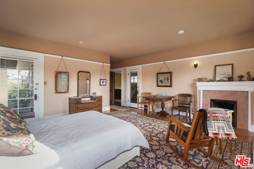 Bedroom, Fireplace, Home Office, Interior, Recessed Lighting