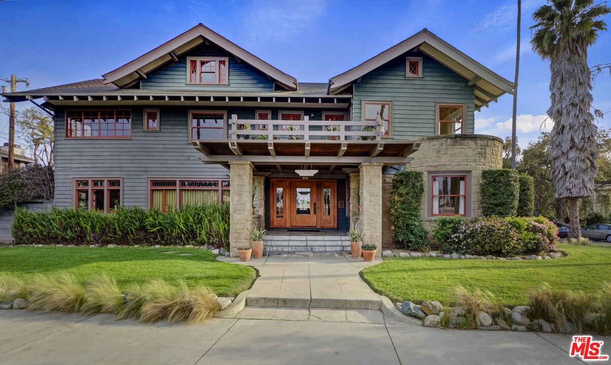 Exterior, Facade, American Craftsman