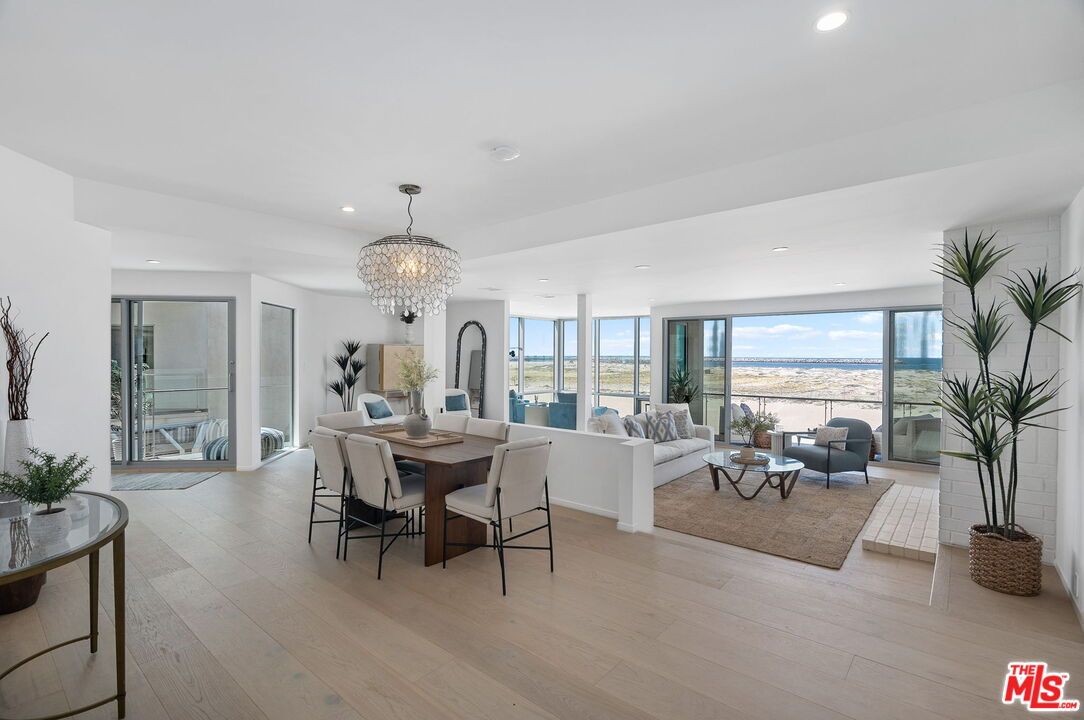 Chandelier, Dining room, Interior, Living room, Recessed Lighting, Water, Wood Texture Flooring