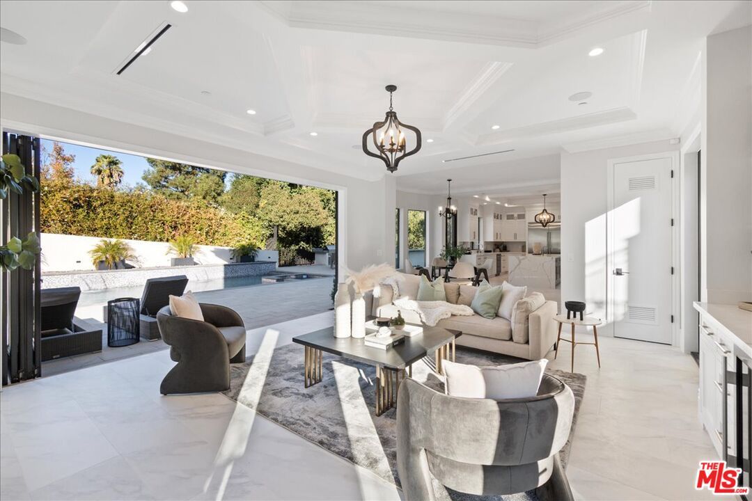 Chandelier, Interior, Living room, Pendant Lights, Recessed Lighting